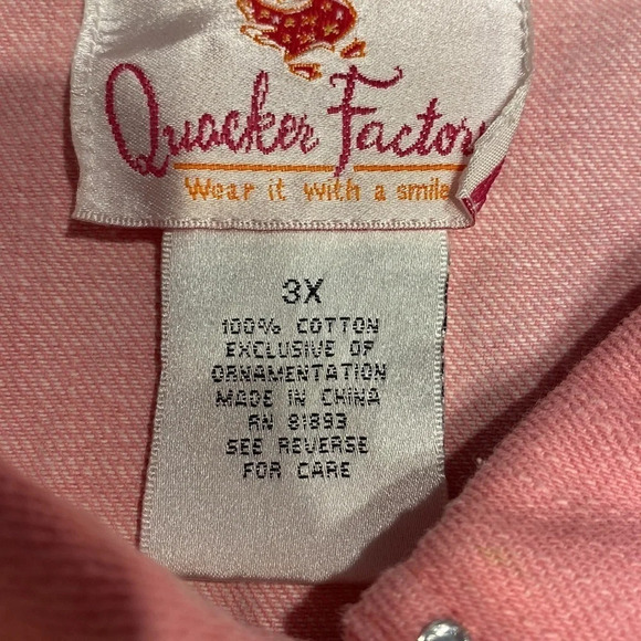 T Quaker Factory solid pink diamond buttons plus size denim jacket 3X - Picture 4 of 4